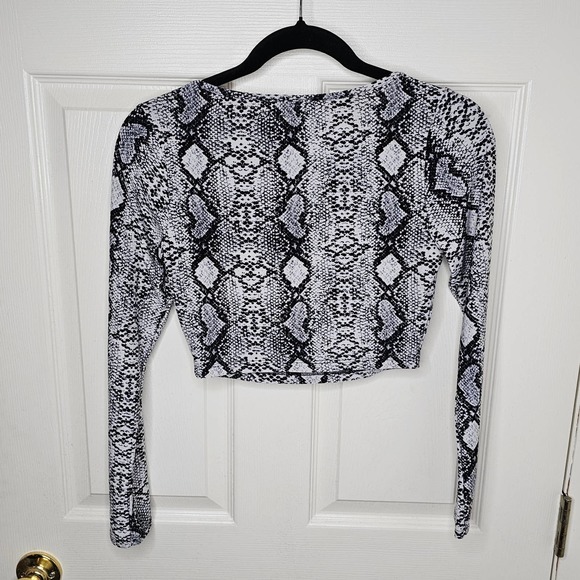 Windsor Snake Pattern Long Sleeve Crop Top Small Womens - Picture 4 of 5